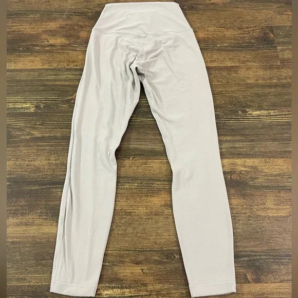 LULULEMON Align 25” High Waisted Leggings, Size 4 - Picture 8 of 9